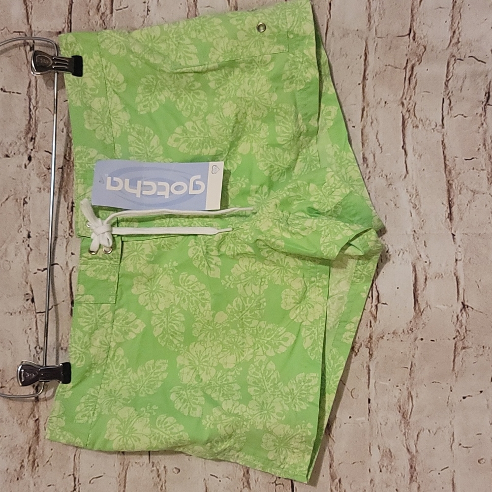 NWT gotcha green floral broad shorts medium